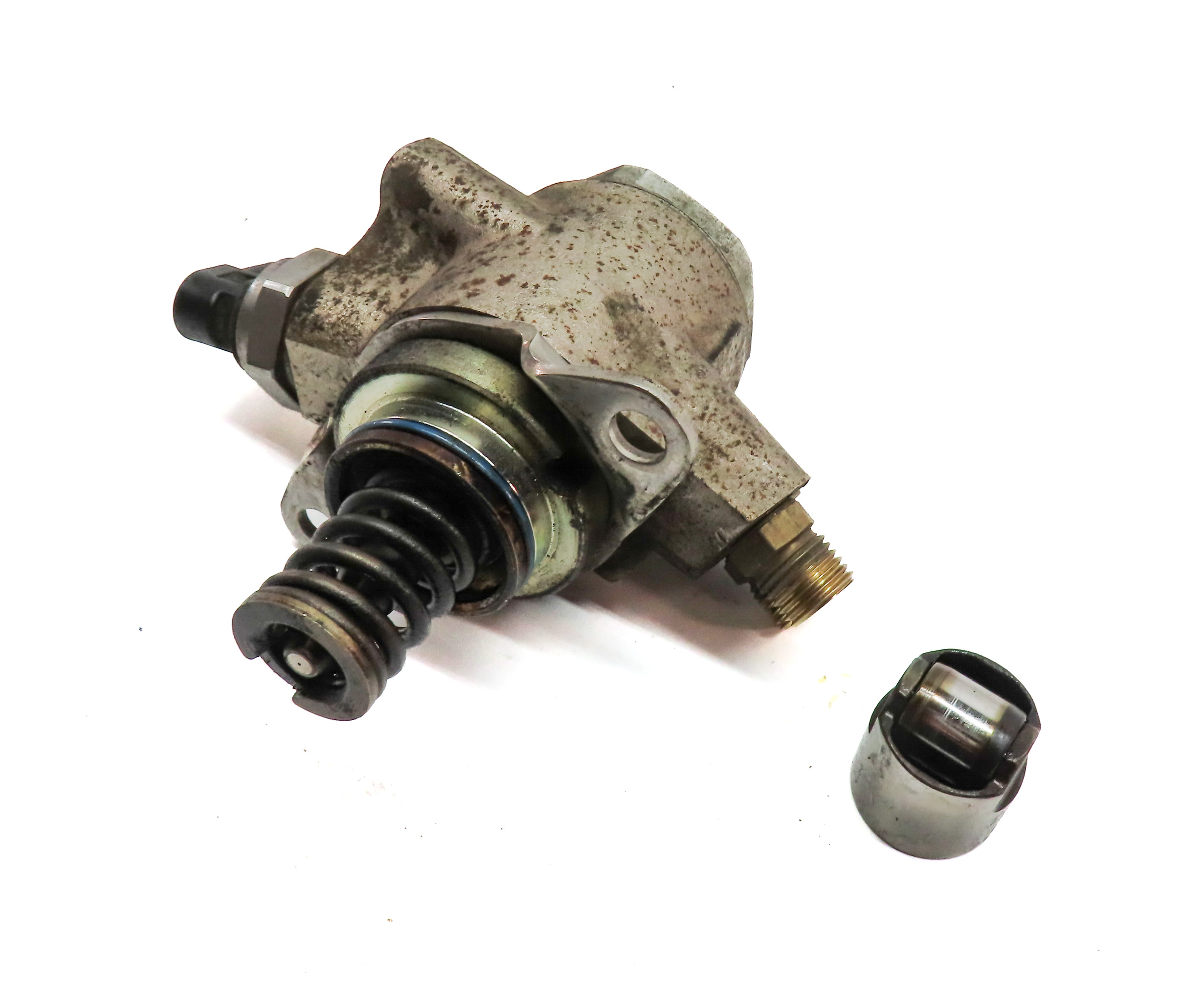 12-17 AUDI A6 A7 A8 Q5 Q7 S4 S5 (B8 8K 8T C7 4L) 3.0L HIGH PRESSURE FUEL PUMP — exact item pictured